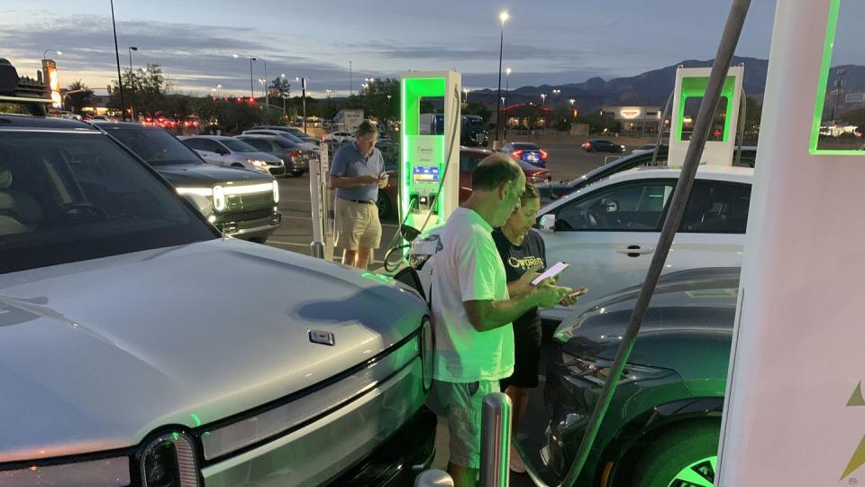 rivian r1s recharging