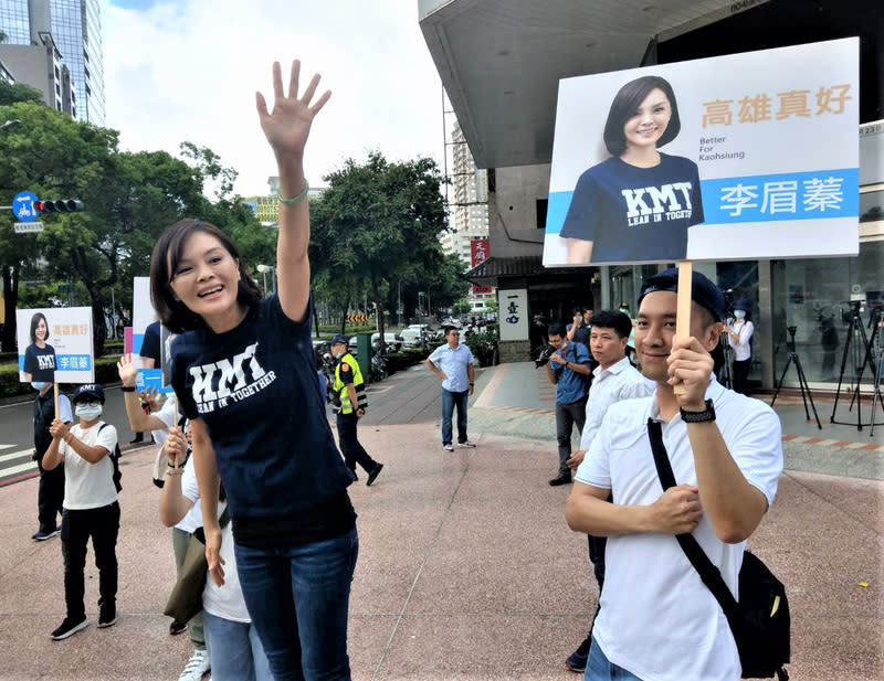 拚高市長補選  李眉蓁街頭拜票 (圖)