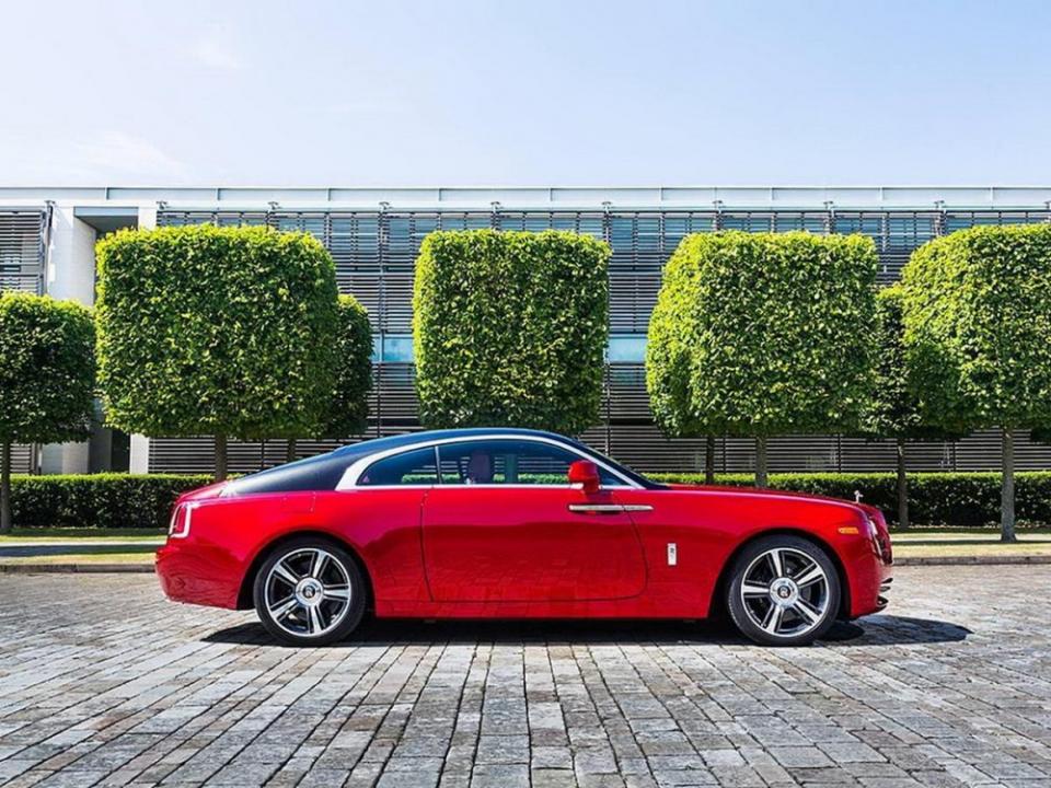 「肉眼可晰」的造車工藝！Rolls-Royce Wraith重現英國偵探老片的經典老車