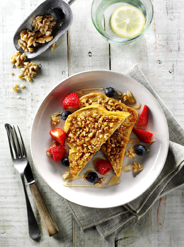 torrijas-crujientes-nueces-frutos-secos-miel