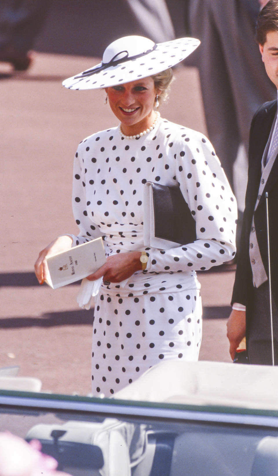 Prinzessin Diana trug das Polka-Dot-Dress bereits 1988 beim The Royal Ascot Rennen (Bild: Julian Parker/UK Press via Getty Images)