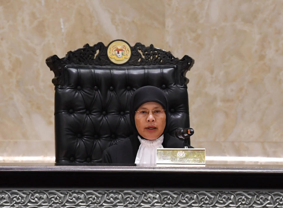 DAP’s Lim Kit Siang says Chief Justice Datuk Tengku Maimun Tuan Mat’s message following her appointment proved she was the right person for the job to return the judiciary towards excellence. — Bernama pic