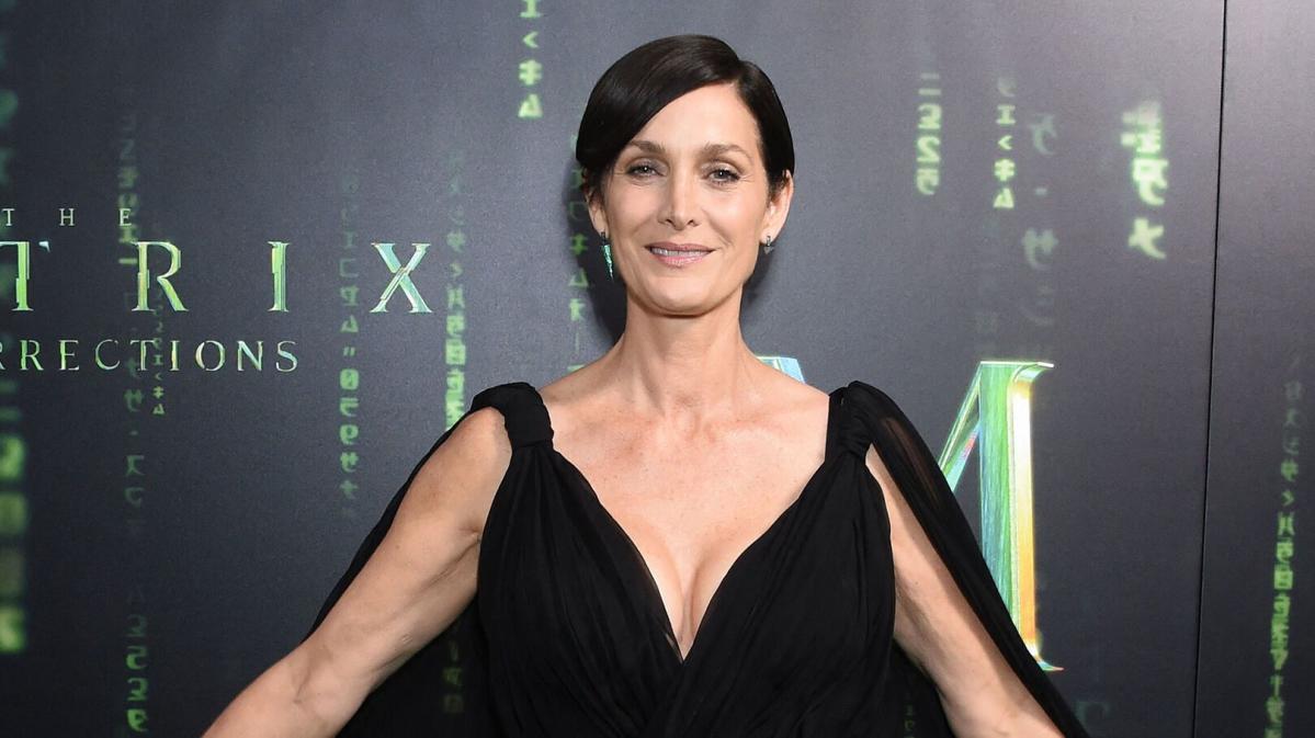 Carrie Anne Moss Qui Est Son Mari Steven Roy