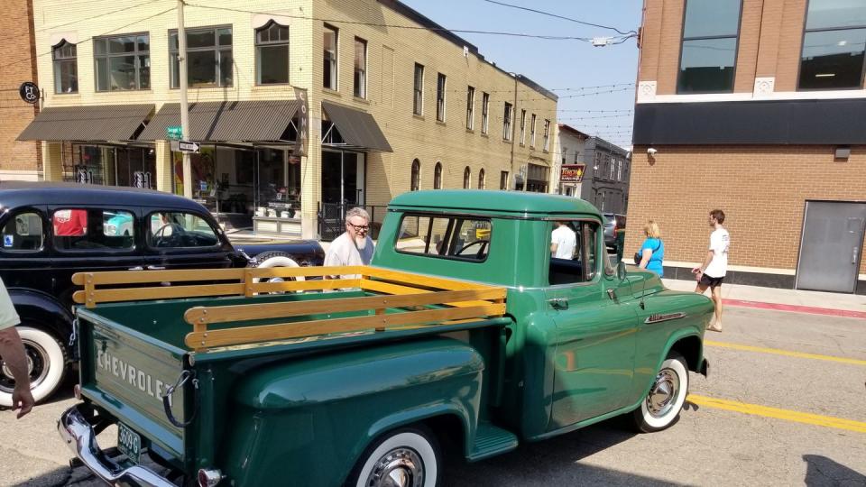 2023 back to the bricks car show flint michigan