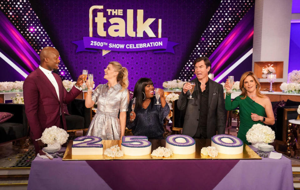 Hosts Akbar Gbajabiamila, Amanda Kloots, Sheryl Underwood, Jerry O'Connell and Natalie Morales on the set of the Daytime Emmy-winning The Talk for the shows 2500th episode, Friday, March 11, 2022 on the CBS Television Network and Paramount+. / Credit: Sonja Flemming/CBS via Getty Images