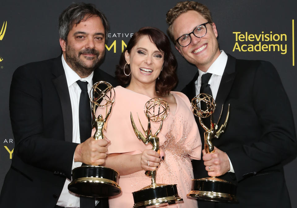 LOS ANGELES, CALIFORNIA - SEPTEMBER 14: (L-R) Adam Schlesinger, Rachel Bloom and Jack Dolgen pose for photos in the press room for the 2019 Creative Arts Emmy Awards on September 14, 2019 in Los Angeles, California. (Photo by Paul Archuleta/FilmMagic)