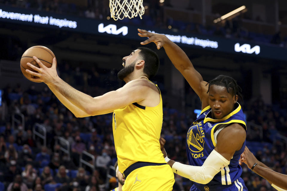 Indiana Pacers center Goga Bitadze (88) shoots against Golden State Warriors forward Jonathan Kuminga (00) during the first half of an NBA basketball game in San Francisco, Thursday, Jan. 20, 2022. (AP Photo/Jed Jacobsohn)