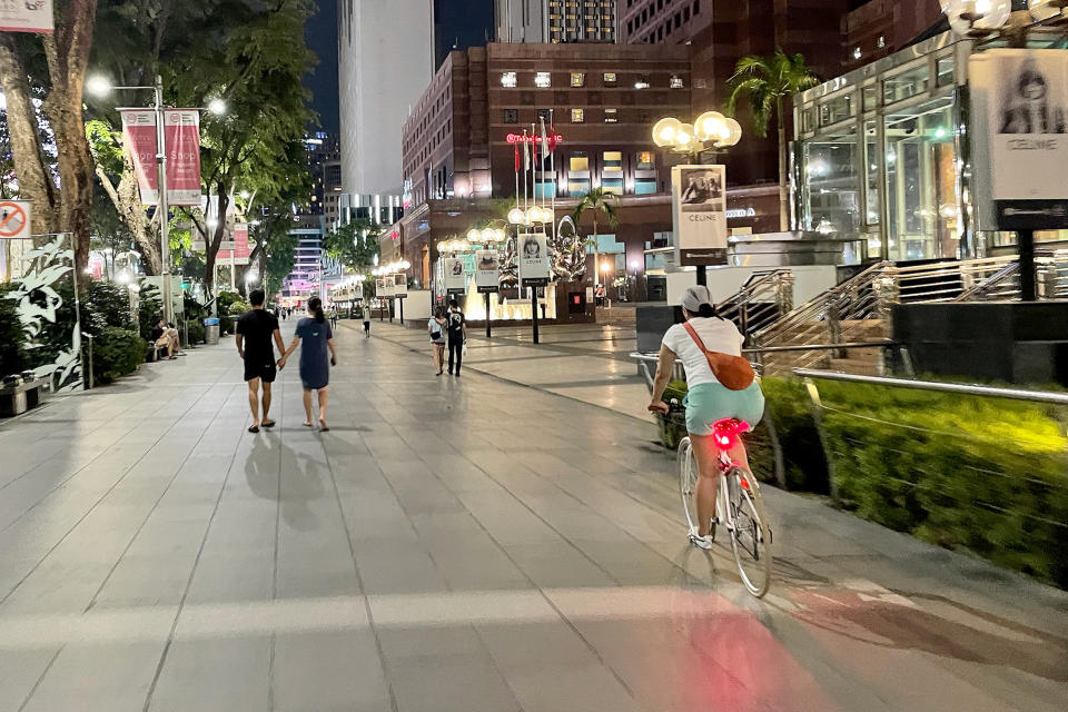 People seen along Orchard Road shopping belt on 25 May 2021, amid Singapore's Phase 2 (Heightened Alert) period. (PHOTO: Dhany Osman / Yahoo News Singapore)