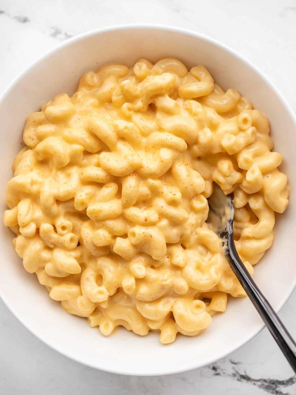 A bowl of very creamy mac 'n' cheese.