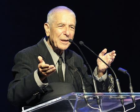 Canadian musician/writer Leonard Cohen speaks after receiving the Glenn Gould Prize in Toronto, Ontario, Canada on May 14, 2012. The Glenn Gould Prize is awarded biennially to a living individual for a lifetime contribution to the arts. REUTERS/ Mike Cassese/File Photo