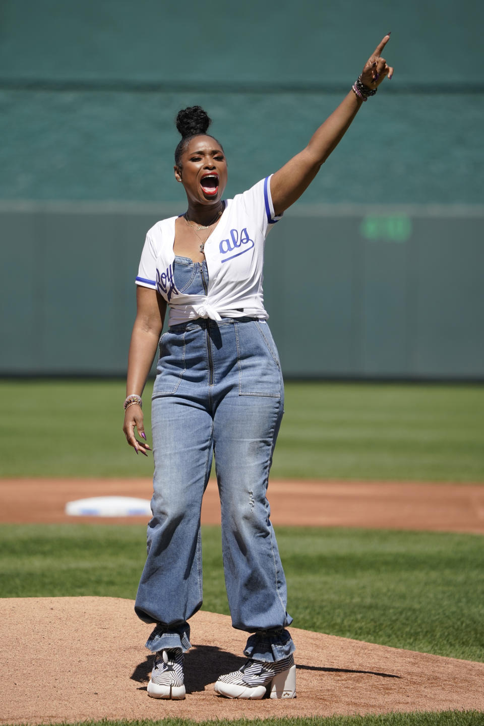 jennifer hudson, shoes, platform boots, Maison Margiela x Reebok Tabi Instapump Fury platform boots, tabi boots