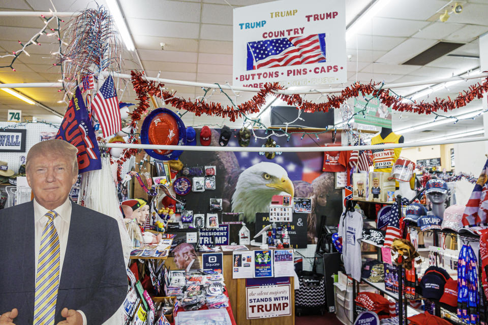 Trump-Fanshop in Florida (Bild: Jeffrey Greenberg/Education Images/Universal Images Group via Getty Images)