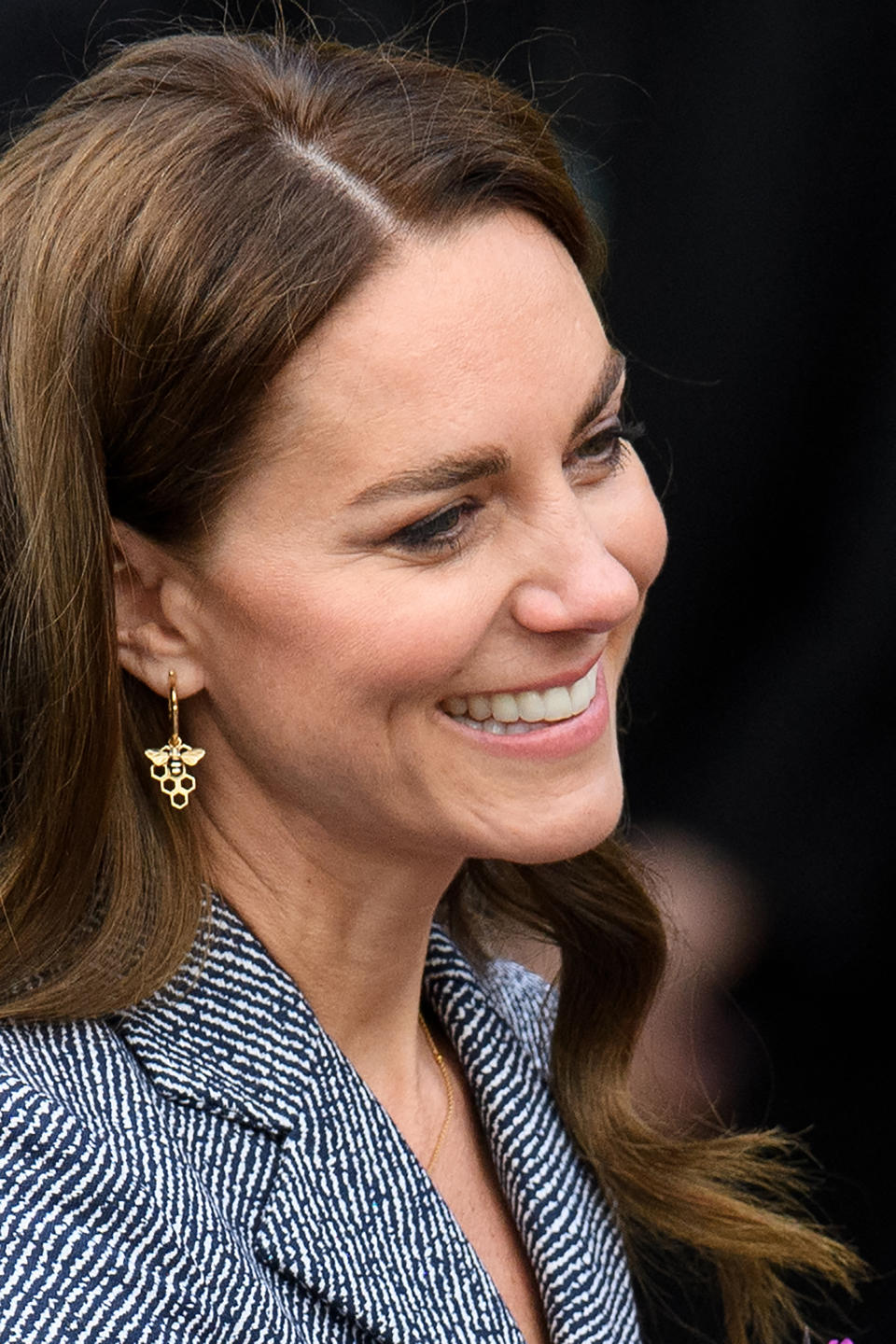 The Duchess of Cambridge wore a bee earring design, which is a symbol of Manchester, as she met with the Manchester Arena victims&#39; families. (Getty Images)