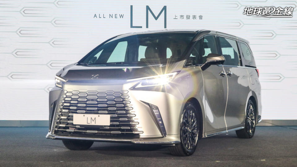 Lexus LM有著強勁市場需求以及車源供應較少的因素影響，使得入手價格相當硬挺甚至可能要加價才能取車。(攝影/ 陳奕宏)