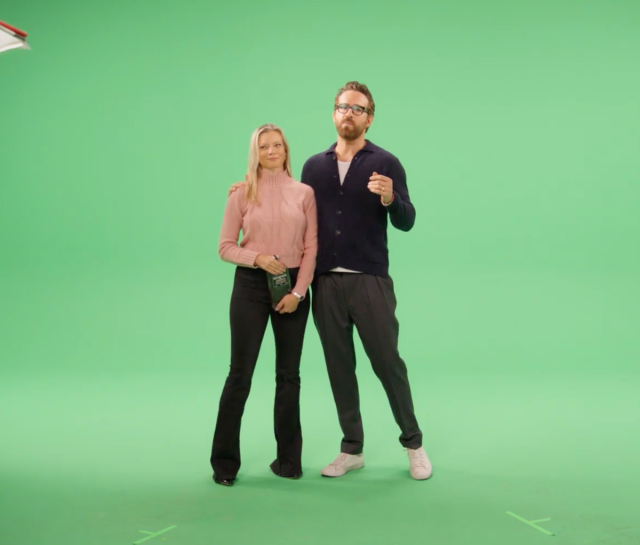 Ryan Reynolds And Amy Smart's Just Friends Reunion Goes Off The Rails In  'Stupid Ad' For Gin Line