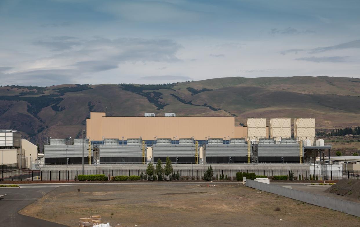 AI chatbots and image generators run on thousands of computers housed in data centers like this Google facility in Oregon. <a href="https://commons.wikimedia.org/wiki/File:Google_Datacenter_-_The_Dalles,_Oregon_%2817832143871%29.jpg" rel="nofollow noopener" target="_blank" data-ylk="slk:Tony Webster/Wikimedia;elm:context_link;itc:0;sec:content-canvas" class="link ">Tony Webster/Wikimedia</a>, <a href="http://creativecommons.org/licenses/by-sa/4.0/" rel="nofollow noopener" target="_blank" data-ylk="slk:CC BY-SA;elm:context_link;itc:0;sec:content-canvas" class="link ">CC BY-SA</a>