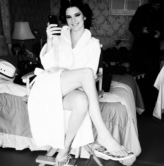 Kendall Jenner’s pre-party look was very old-Hollywood: a robe, curlers, and a full face of makeup. @kendalljenner/Instagram