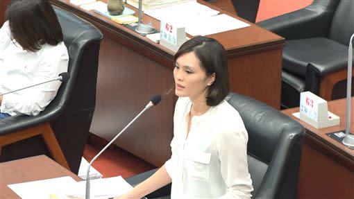 李眉蓁總質詢，自信喊「8月15日後我當市長」。（圖／翻攝畫面）