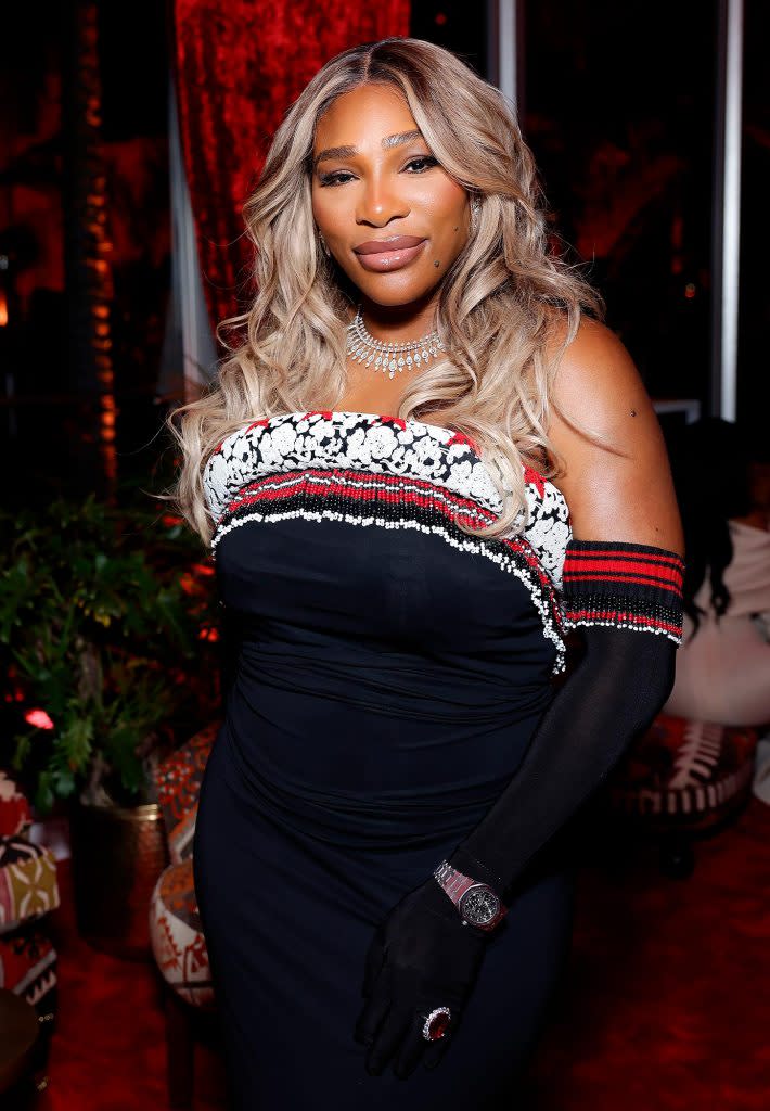 Serena Williams Is a Pro at Applying False Eyelashes in a Car