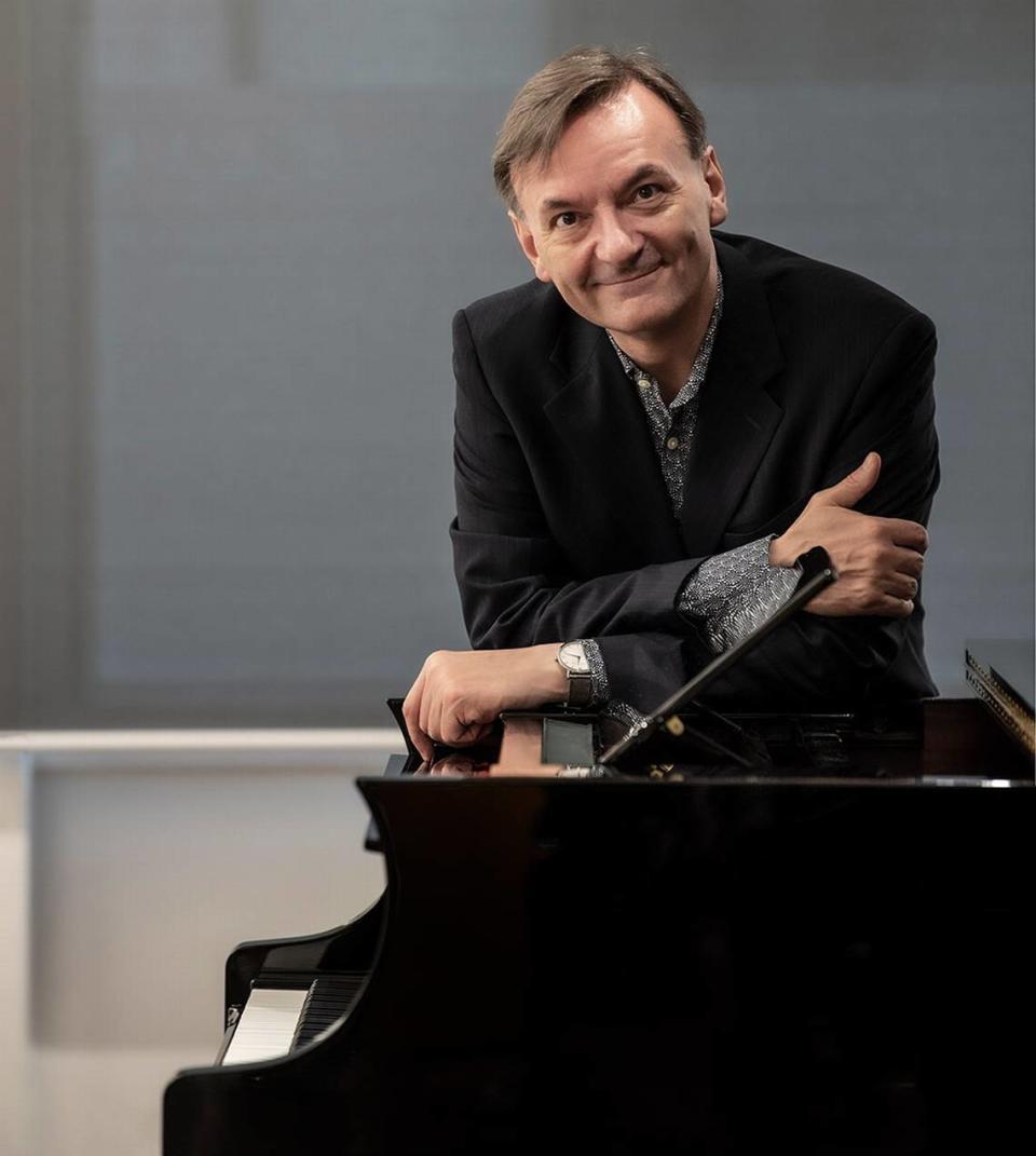 Pianist Stephen Hough returns to Century II for the Wichita Symphony Orchestra’s 2023-24 season.