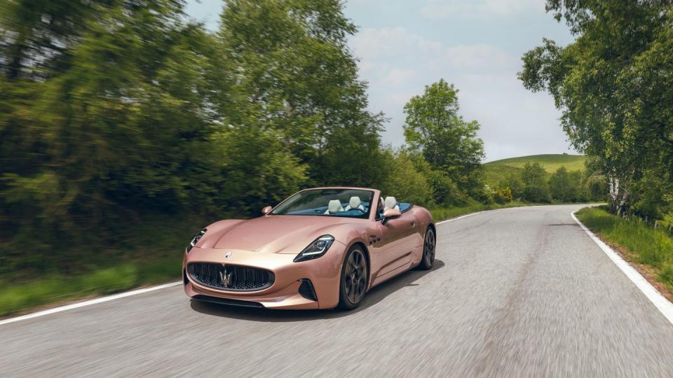 2024 maserati grancabrio folgore