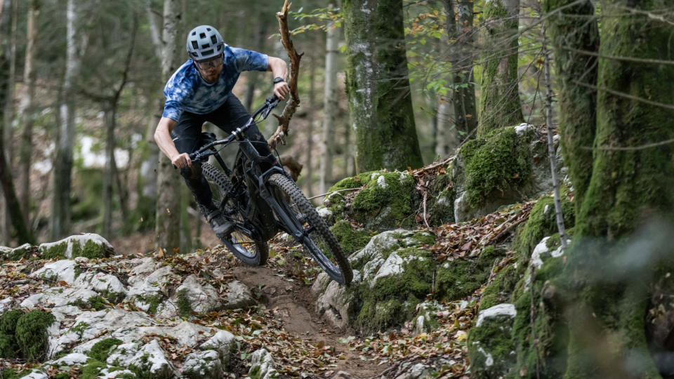  Lapierre Overvolt GLP3 being ridden down a rocky section of trail. 
