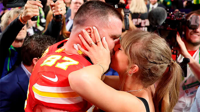 Taylor Swift y Travis Kelce se besaron en la final de la Super Bowl