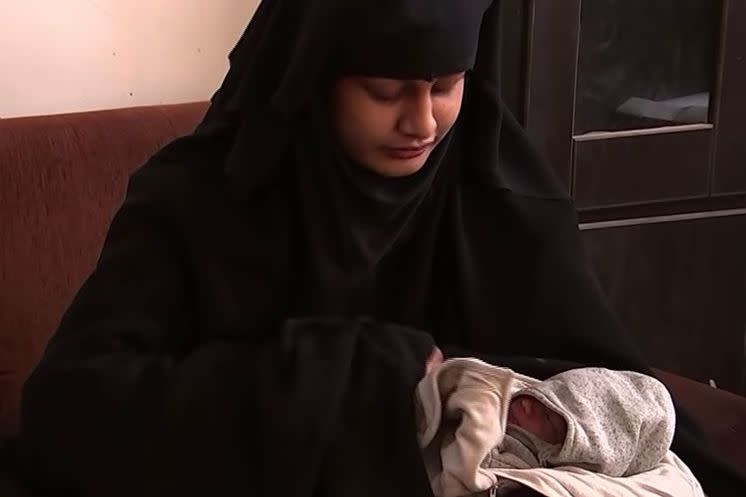 Shamima Begum pictured with her baby (ITV)