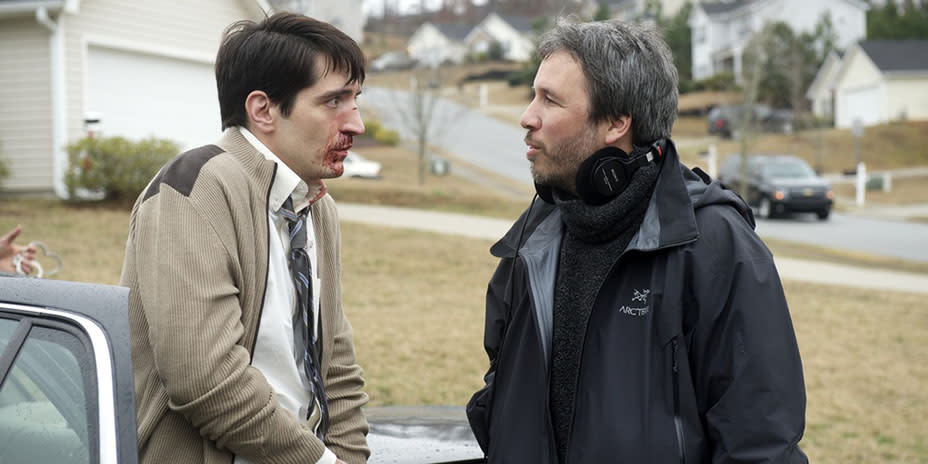 David Dastmalchian and Denis Villenueve on the set of <em>Prisoners</em>