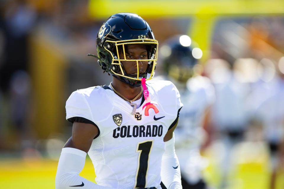 Colorado cornerback Cormani McClain (1) prepares for his team's game against Arizona State at Mountain America Stadium.