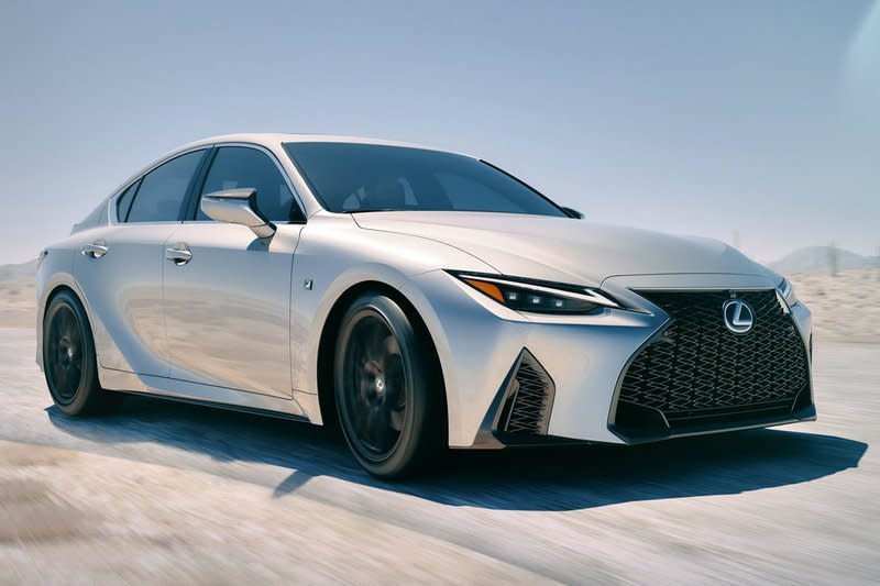 Lexus日前釋出F Sport引擎照，讓人猜測是否會是IS 500 F Sport。