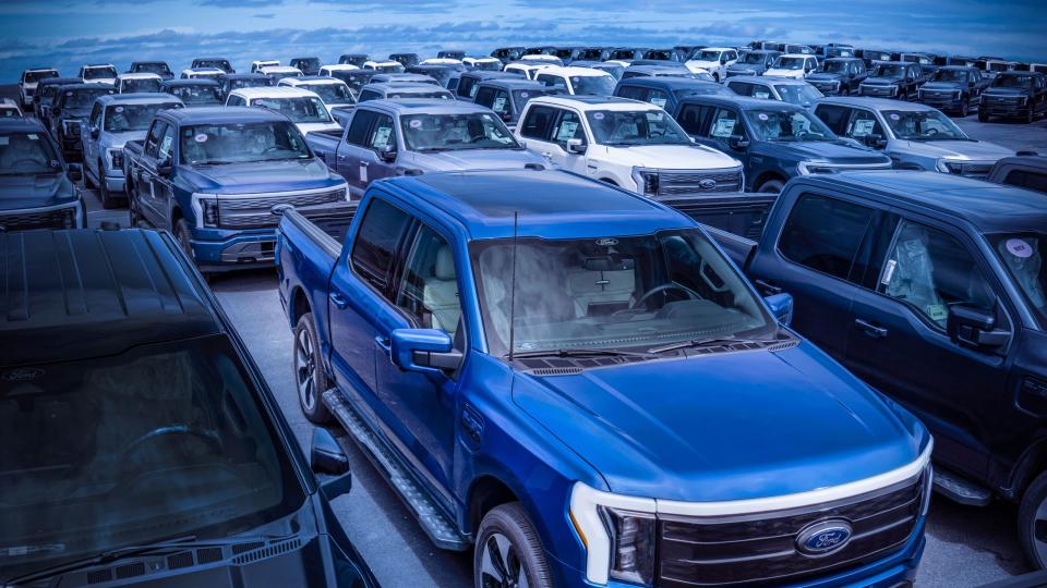 2022 ford f150 lightning platinum