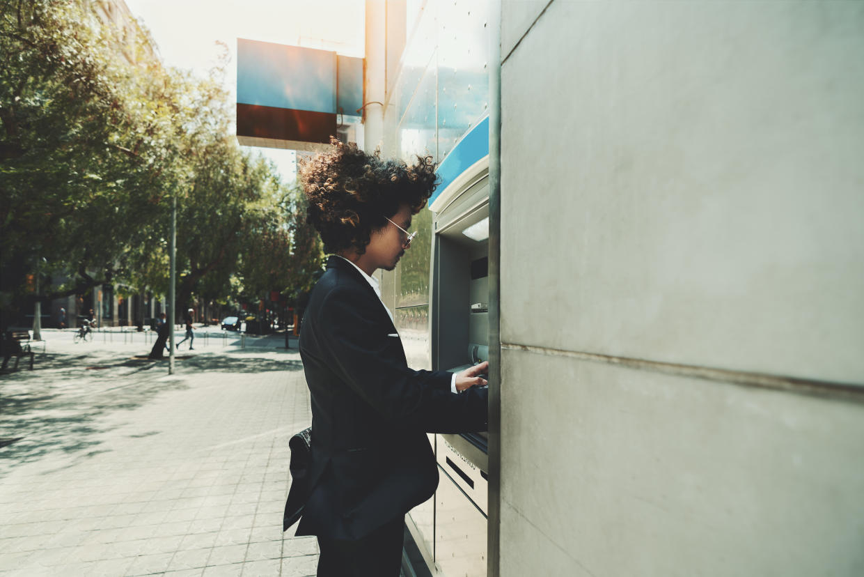 It's time to put more cash in online savings accounts or CDs. (Photo: Getty Creative)