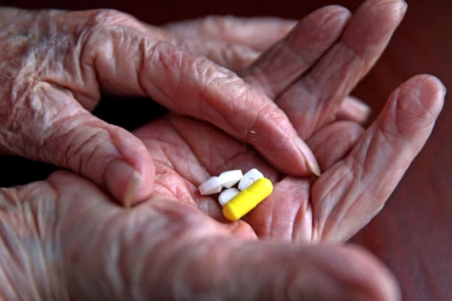 All over 75s should be offered statins but 'ageism' is failing patients