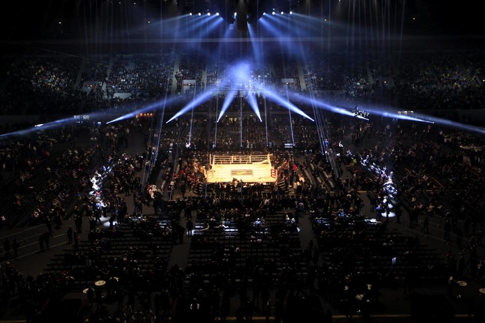 Boxing - Wladimir Klitschko v Tyson Fury WBA, IBF & WBO Heavyweight Title's - Esprit Arena, Dusseldorf, Germany - 28/11/15 General view before the fight Reuters / Ina Fassbender Livepic