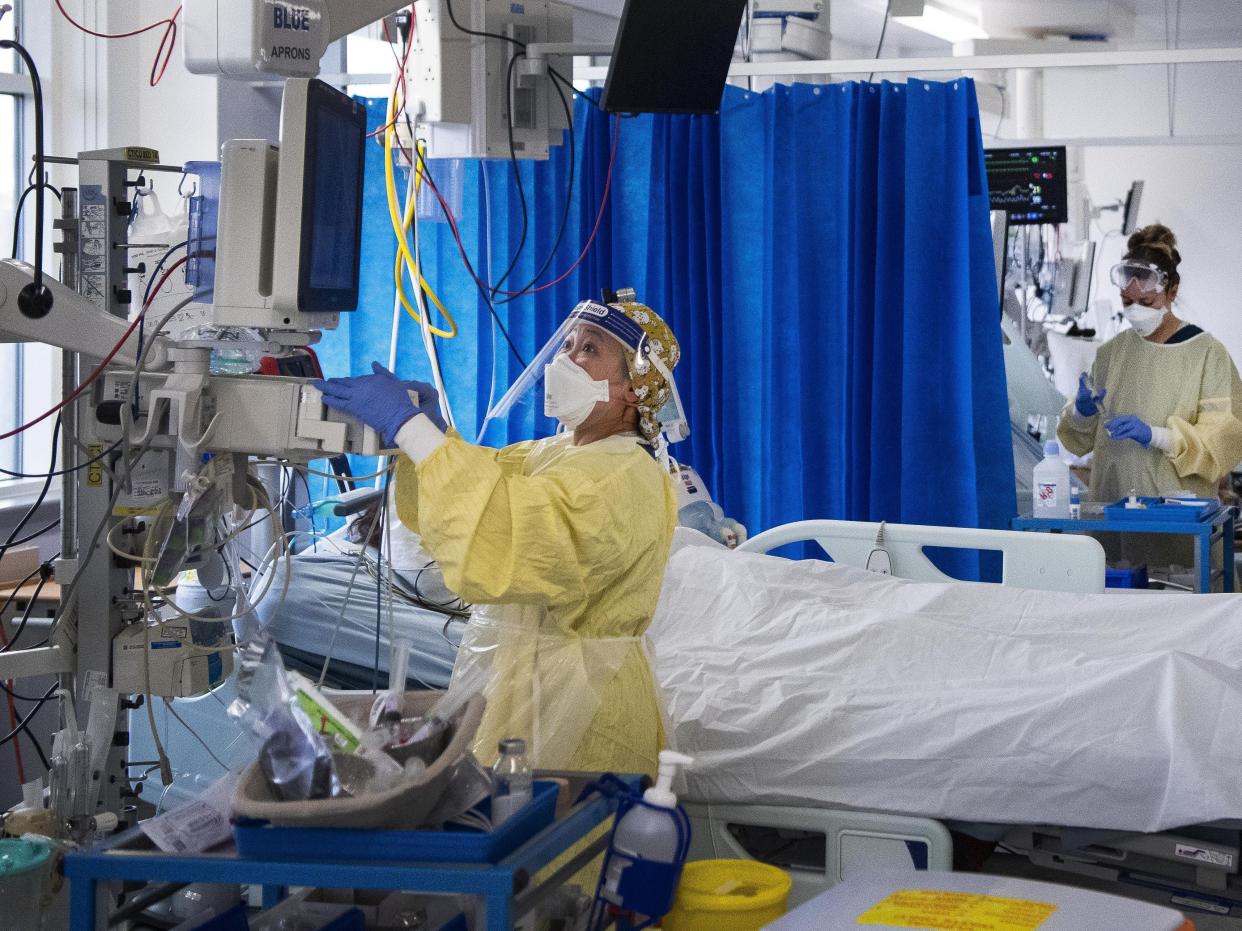 Nurses attending to coronavirus patients in an ICU  (PA)