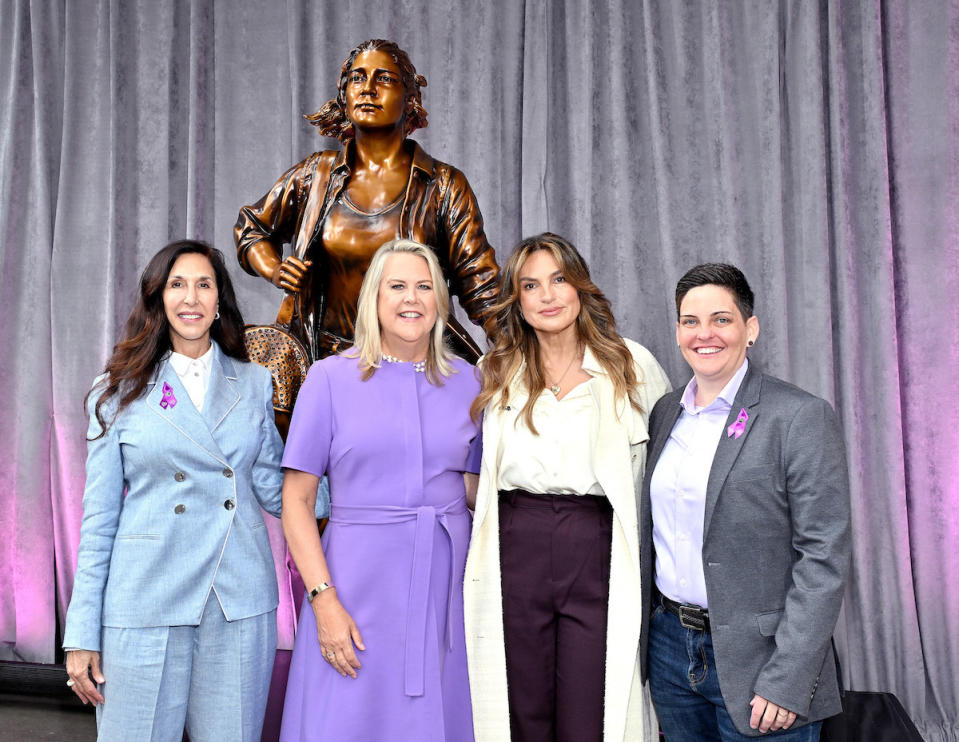 Left to right: Artist Kristen Visbal, Purina CEO Nina Leigh Krueger, Mariska Hargitay and RedRover president and CEO Katie Campbell 