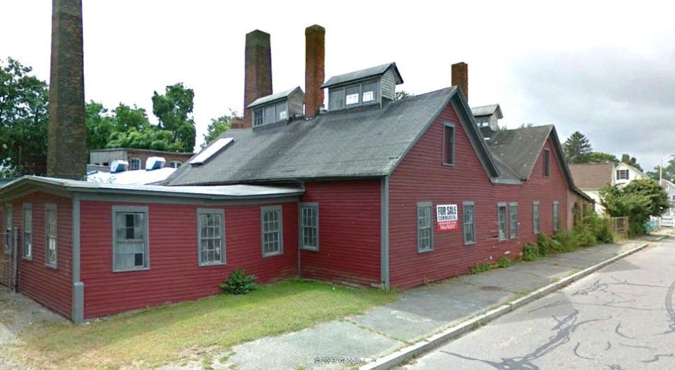 Porter Development LLC is proposing to construct condominium and apartment complexes at the historic former MM Rhodes & Sons Factory in Taunton.