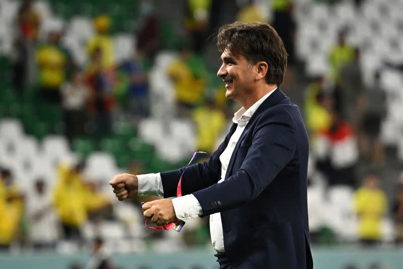 El entrenador de Croacia, Zlatko Dalic, celebra tras el partido donde su equipo eliminó a Brasil en los cuartos de final de la Copa del Mundo, en el Education City Stadium, Doha, Qatar