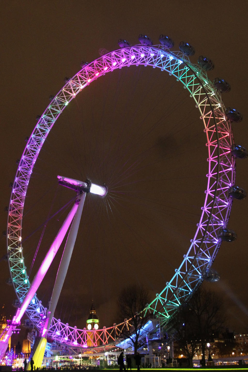 London landmarks light up to mark the birth