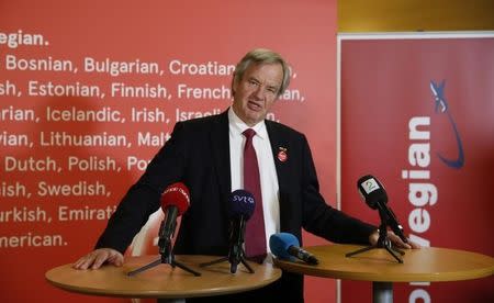 Bjorn Kjos, CEO of Norwegian Air Shuttle, answers questions during a press briefing in Oslo March 10, 2015. REUTERS/Terje Pedersen/NTB Scanpix