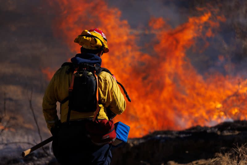 Wind driven Highland Fire in California