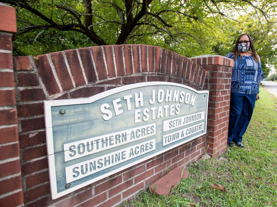 Seth Johnson Neighborhood Association President Angela Exford in her neighborhood in Montgomery, Ala., on Monday September 21, 2020. 