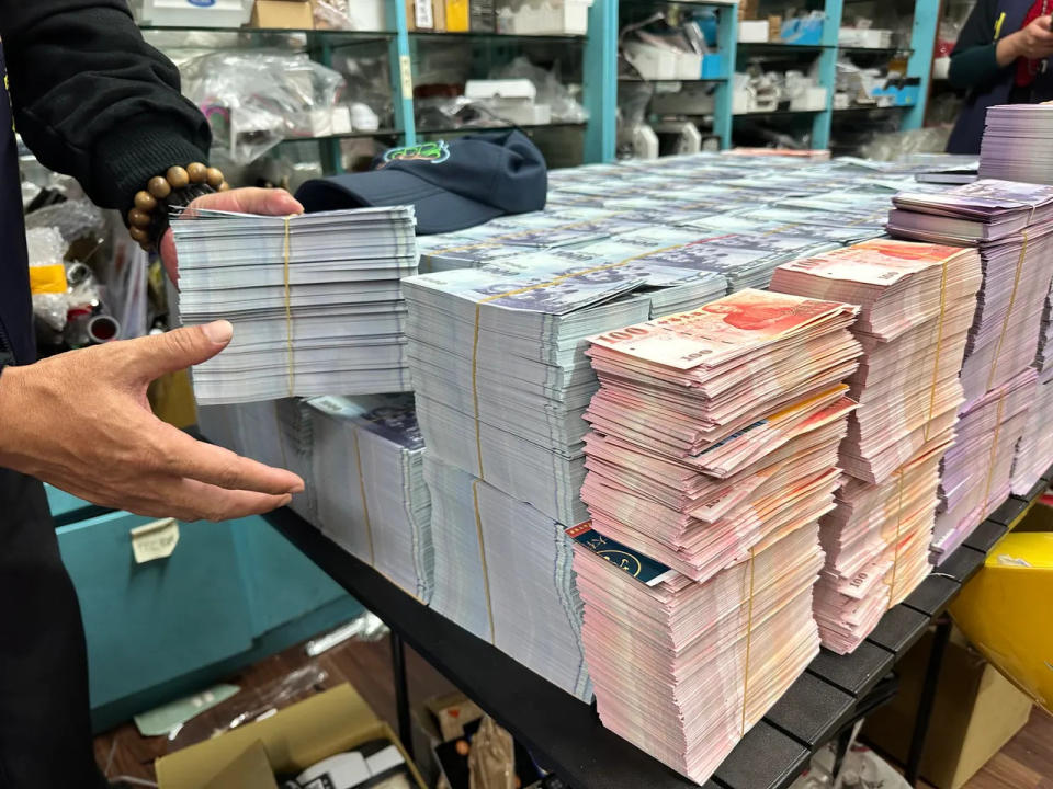 雲林地檢署查獲偽鈔集團，共起出面額1.2億多元的偽鈔。   圖:專案小組/提供