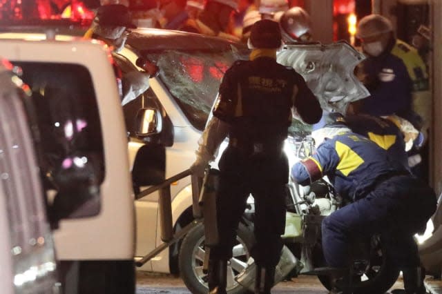 Tokyo van attack: Driver ploughs into New Year crowd in Harajuku district