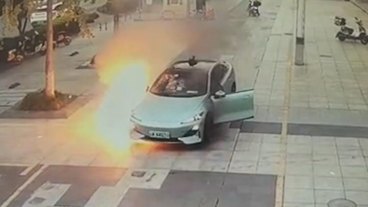 Electric car bursts into flames after hitting sharp paving stone