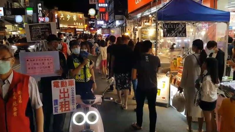 墾丁大街時常吸引大批遊客前往。（圖／資料照）