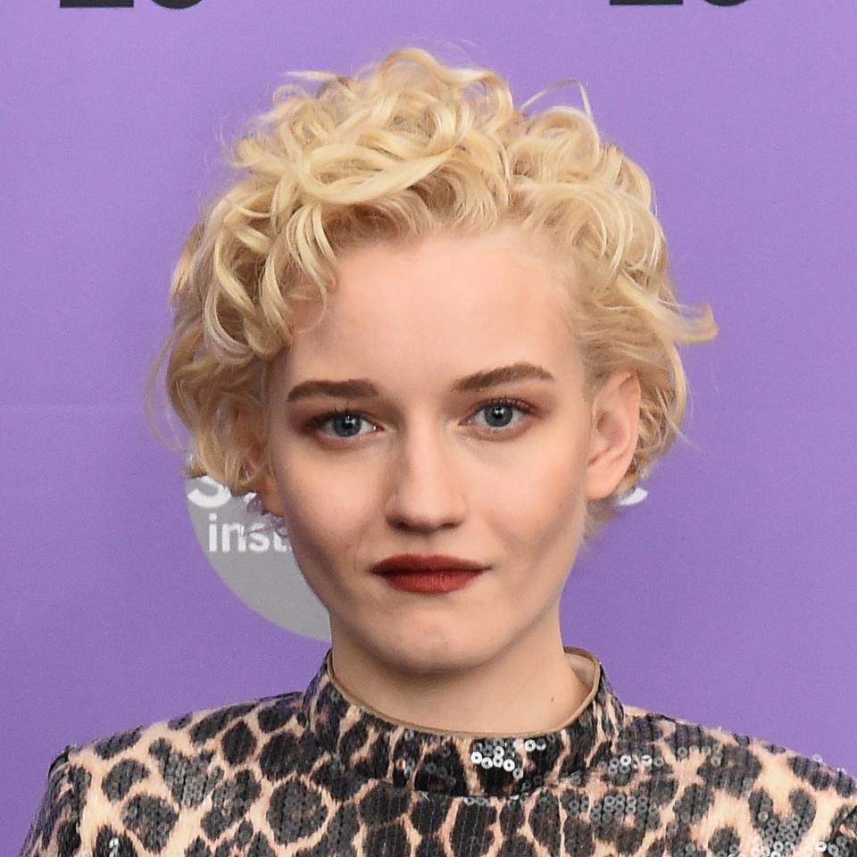 <strong>Short Corkscrew Curls</strong>