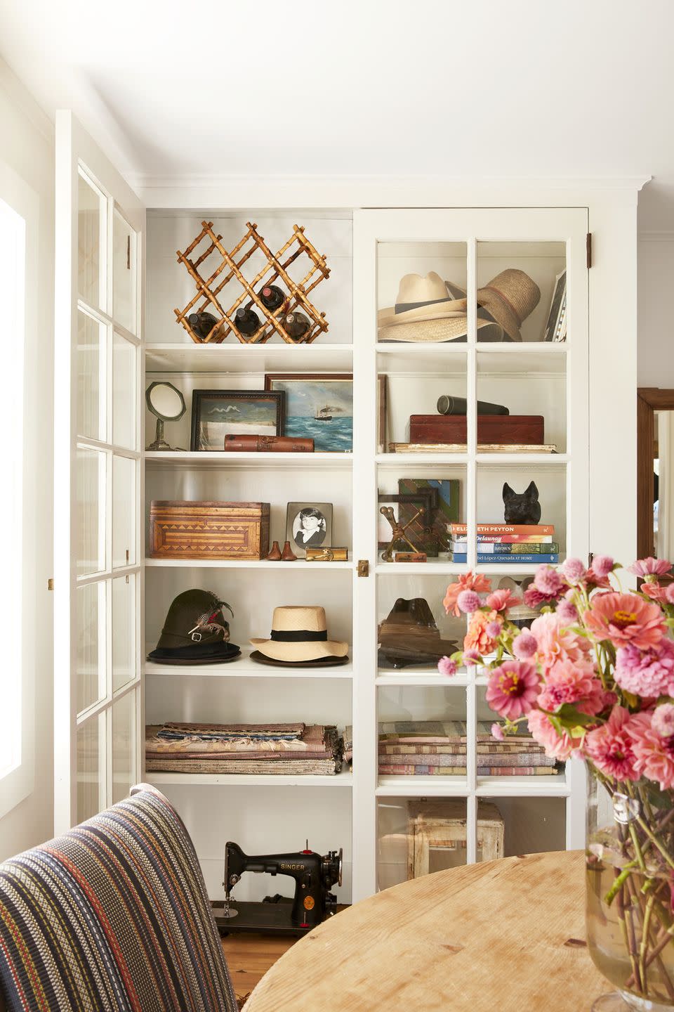 long island farmhouse of antiques dealer hadley wiggins marin owner of north fork antiques shop north found co and daniele marin living room storage, shelf