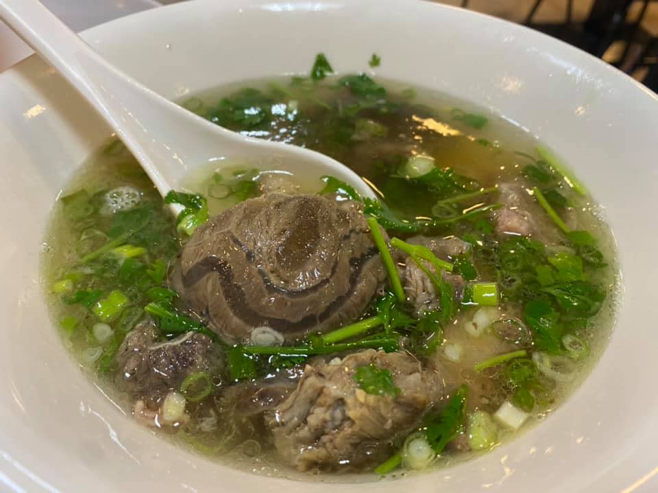 台東阿牛牛肉麵曾連續兩年獲得台北市牛肉麵節「清燉牛肉麵組」冠軍。（圖／翻攝自阿牛牛肉麵粉專）